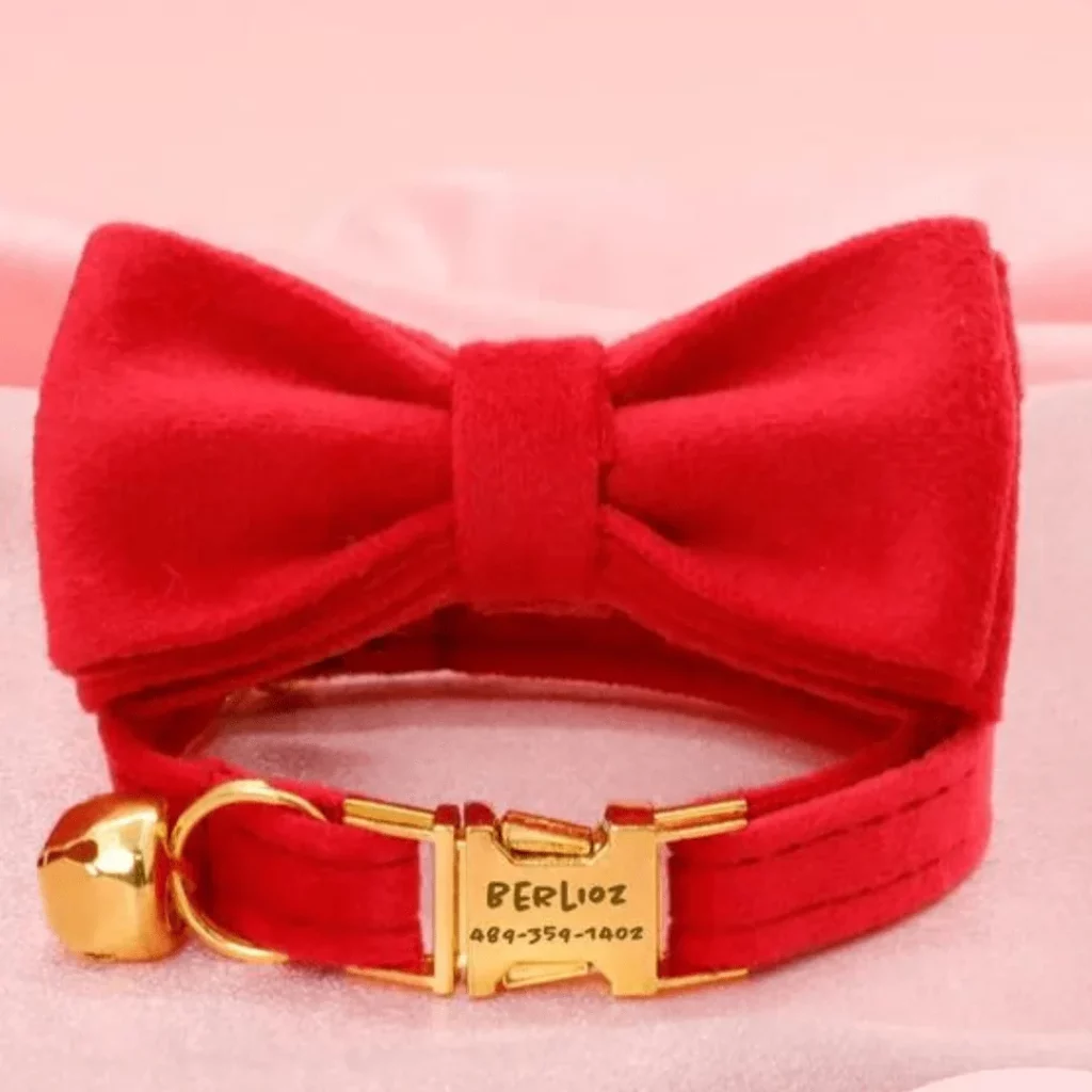 Christmas Classic Cat Collars for cuddly cats with elegant red bow
