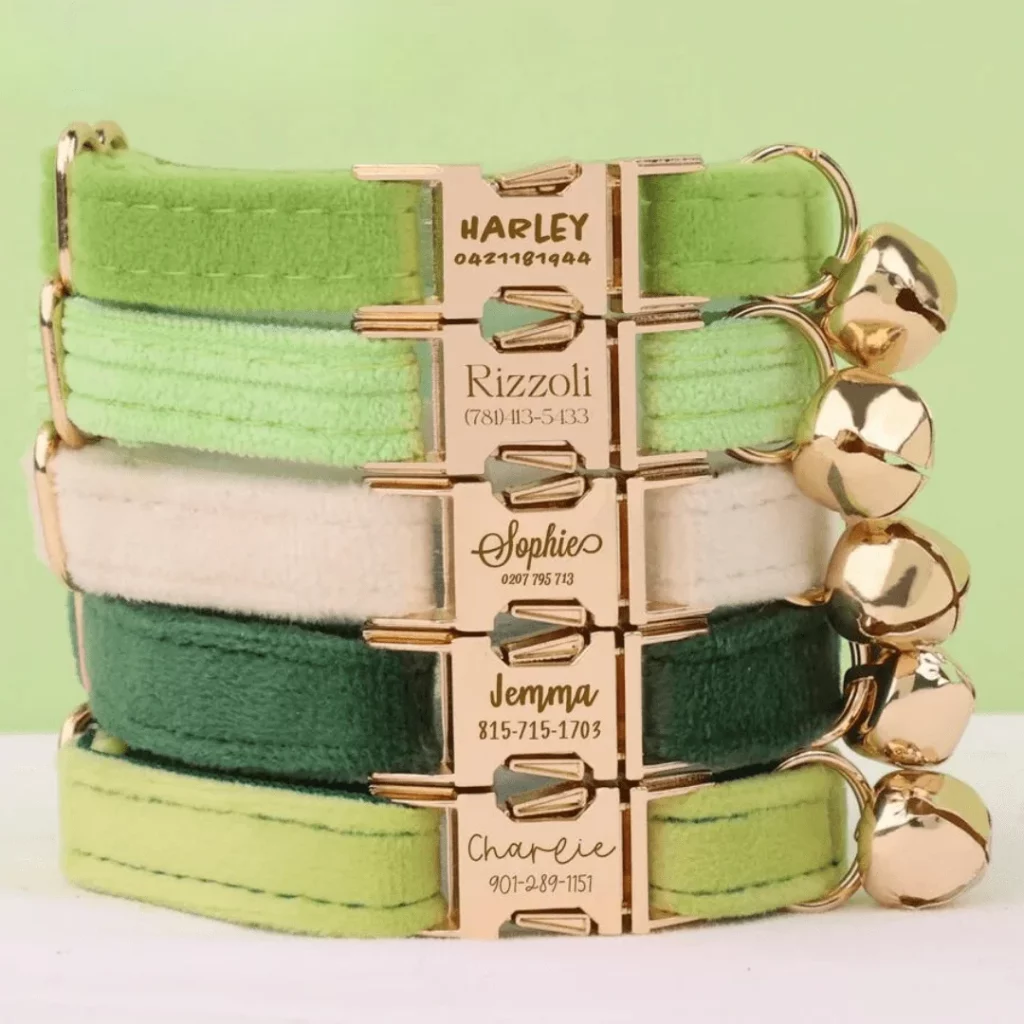 Christmas Cat Collars for cuddly cats in different shades of green